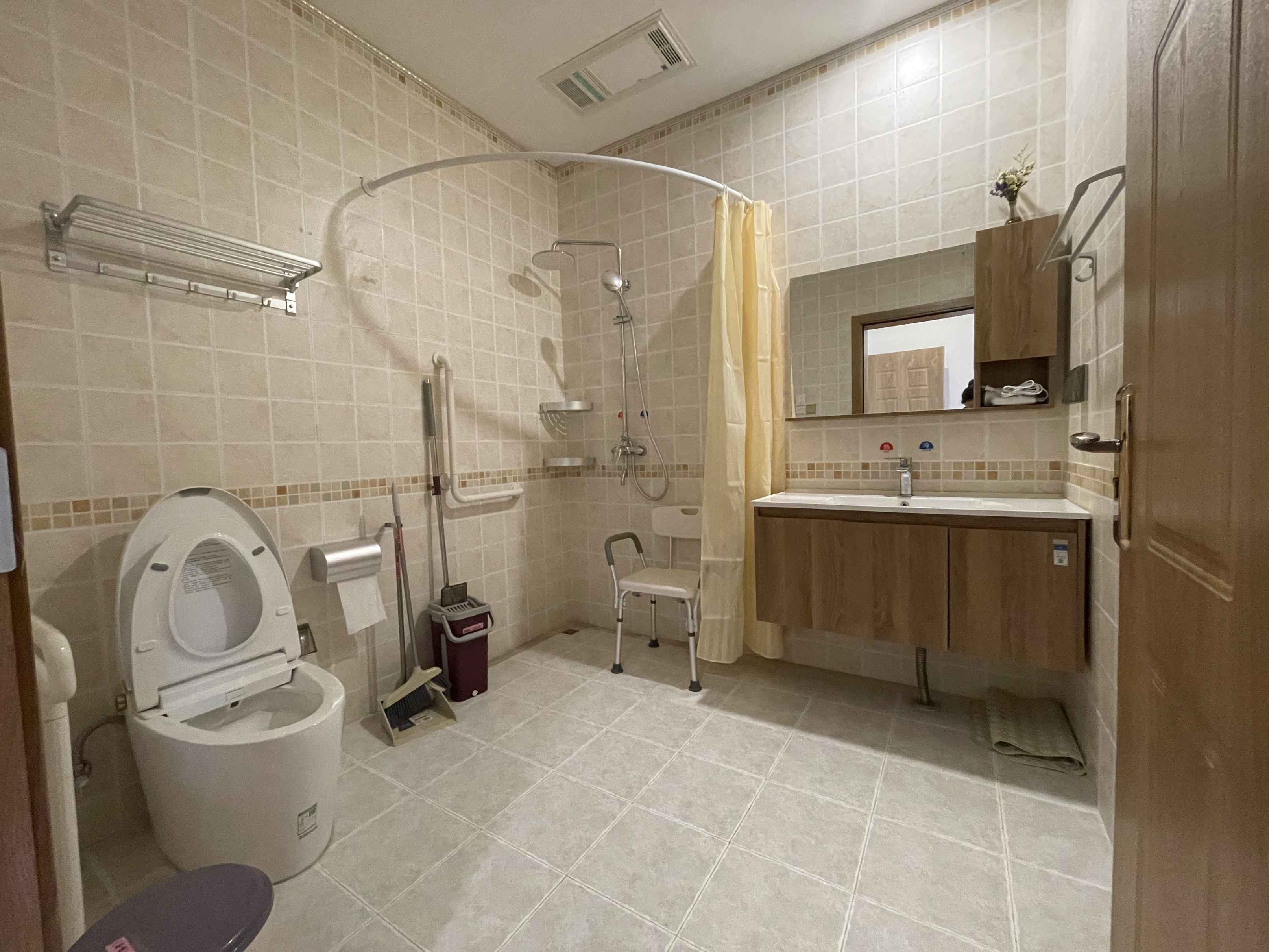 康养套房卫生间